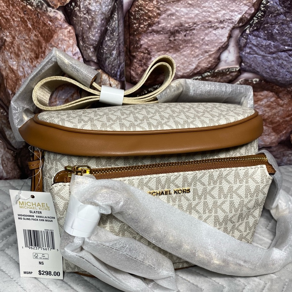 MICHAEL KORS SLATER MEDIUM LOGO SLING PACK - Picture 8 of 8